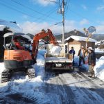 地区の雪かきを行う加茂町の中原下町内会の住民有志