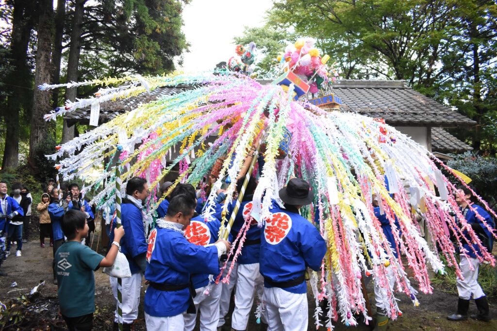 華やかに装飾された「花」