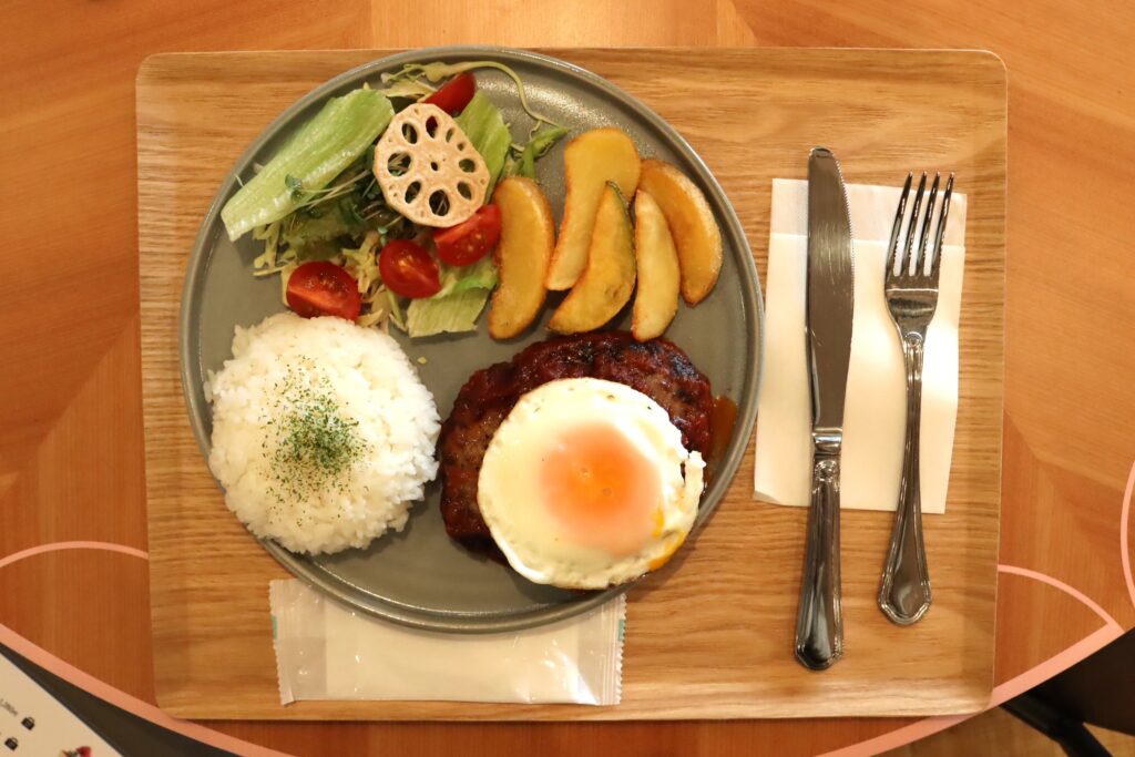 cafeHanamoriの手ごねのハンバーグ