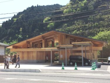 岡山県内初　CLTを活用した公衆トイレ建造／岡山・西粟倉村
