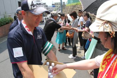 「おもてなしの心」B’zファンに届く
