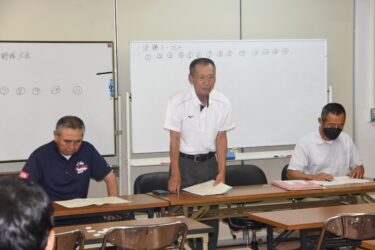 あいさつする柿内会長=岡山県津山市で