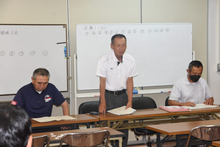 あいさつする柿内会長=岡山県津山市で