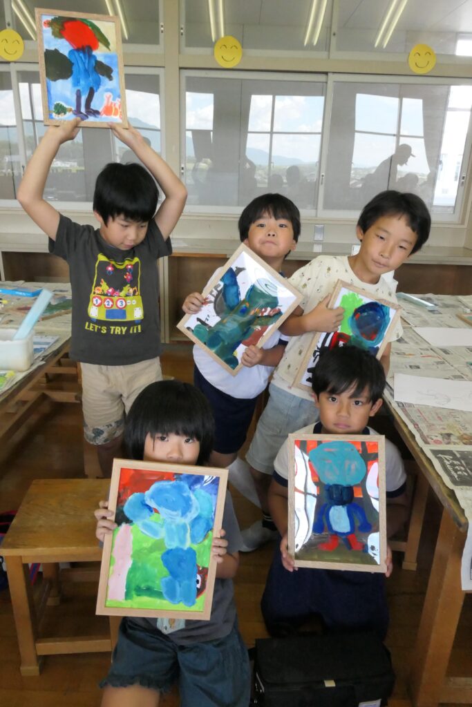 個性際立つ力作を制作した子どもたち
