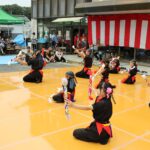 会場を盛り上げた銭太鼓=岡山県津山市で