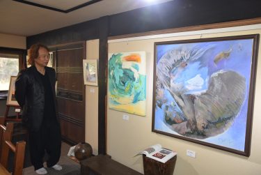 自然界の光を絵で表現　近代美術館で八木さん絵画展　「みずみずしい感性体験して」／岡山・鏡野町