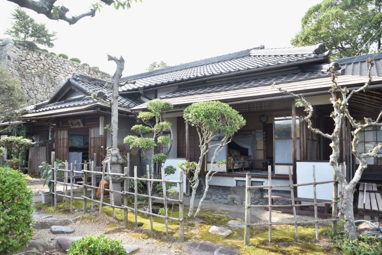 津山城内の「旅館ありもと」解体撤去工事