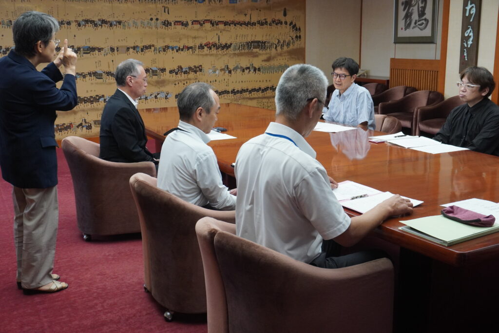 津山市役所で開かれた懇談会