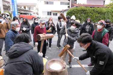 伝統的正月行事を体験　津山高専留学生