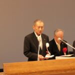 あいさつをする柿内会長