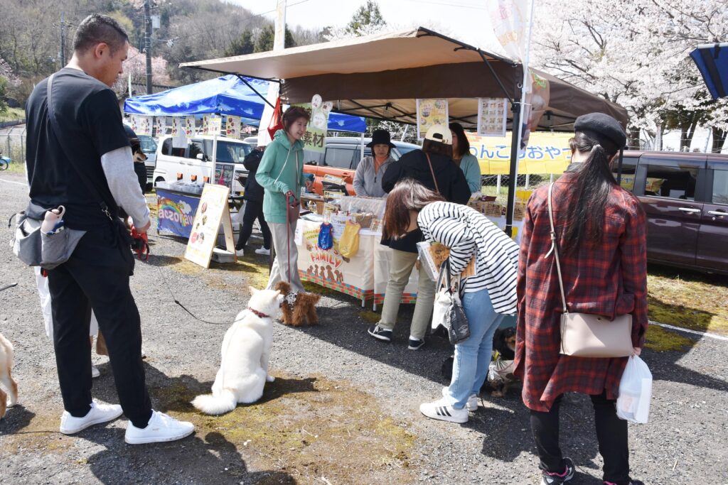 人気の愛犬のためのフードやグッズショップ