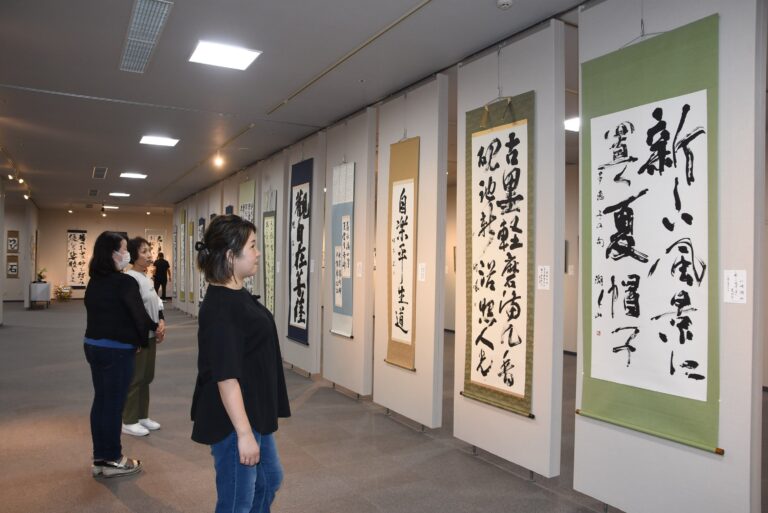 力作ぞろいの第55回記念心象津山書展=岡山県津山市で