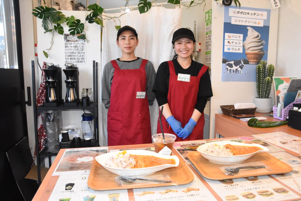 看板メニューの「薬膳バターチキンカレー」