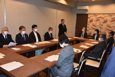 元作楽神社宮司の福田景門さんをしのぶ会”思い出話に花を咲かせる”