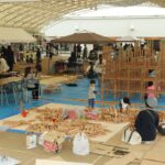 木のアスレチックなど多彩なブースが並ぶ会場