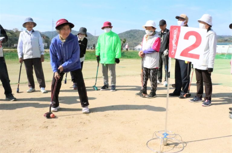 津山市綾部の易敏子（2月に100歳）さん　百寿を祝うグラウンドゴルフ大会開催