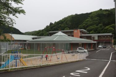 完成した多世代交流施設「あさひなた」=岡山県美咲町で