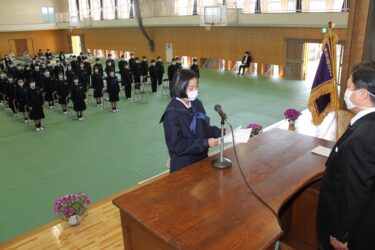 岡山県津山市内の市立中学校で入学式行われる