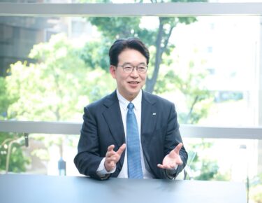 オリックス銀行社長、寺元寛治さん