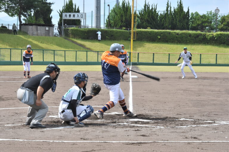 熱戦が繰り広げられた決勝戦＝シークレット・モンキーズ―FT=岡山県津山市で