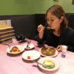 食材と味にこだわった手軽なイタリアン料理が並ぶテーブル