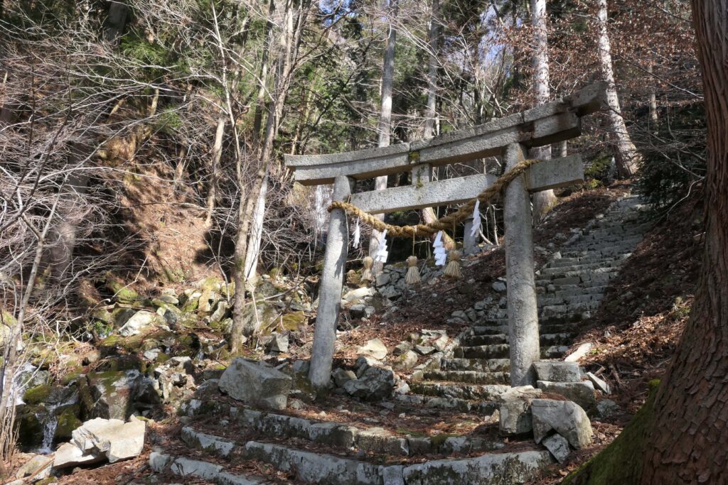 森忠政が寄進した鳥居