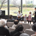 全家族5人でロシア民謡を演奏するナウモフ一家