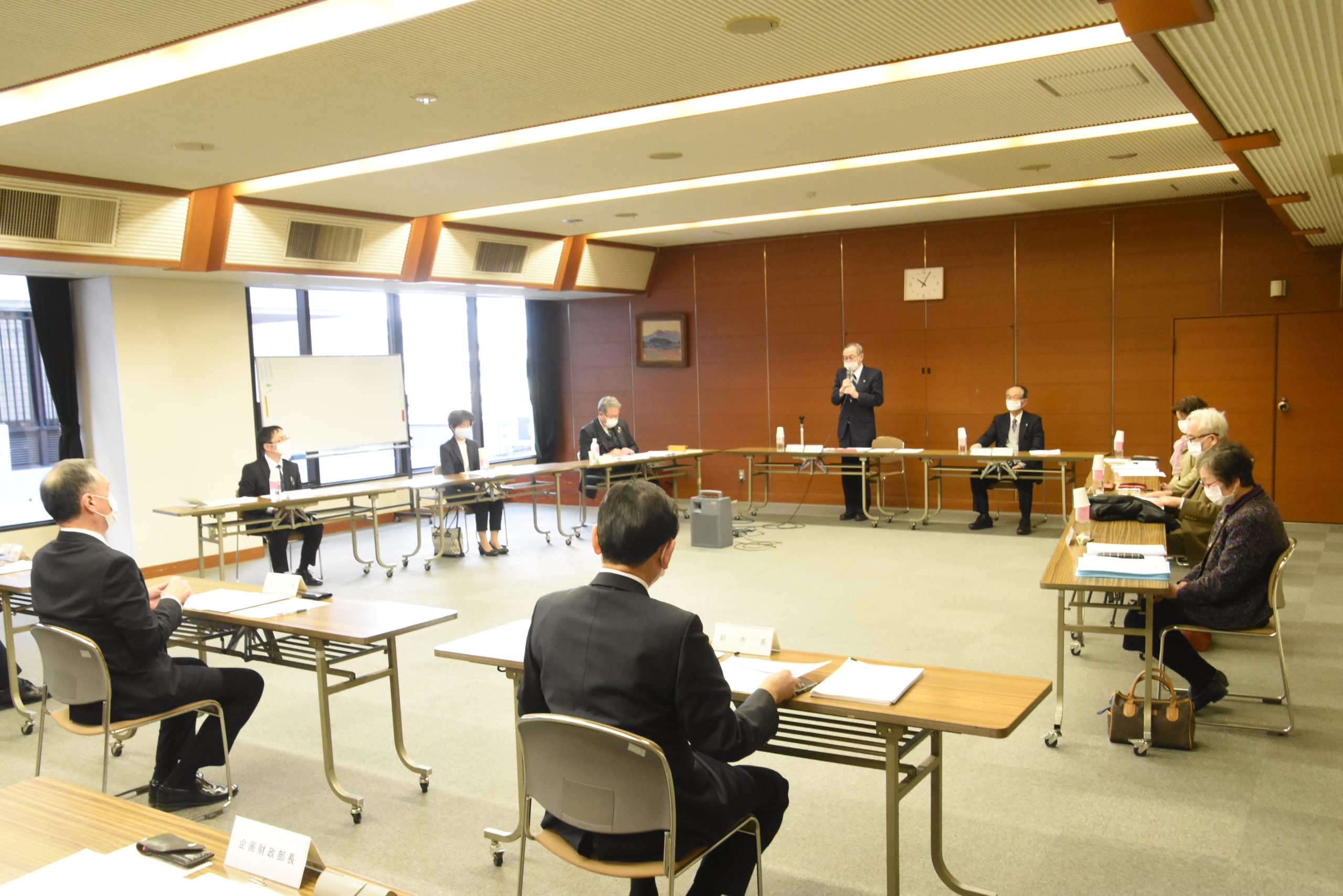 津山市行財政改革推進委員会の本年度２回目の会合,行財政改革運営指針と実行計画について審議