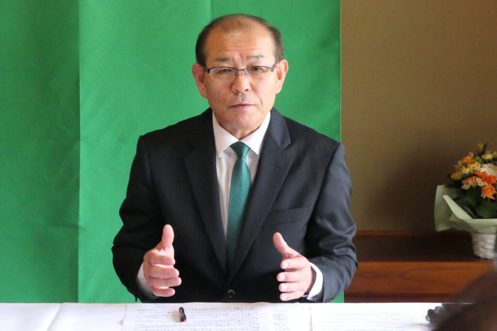 石藤延史氏