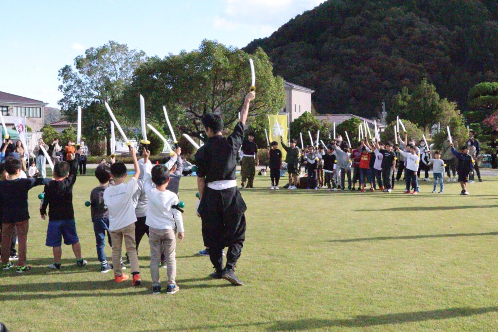 チャンバラ合戦の様子