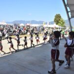 園児が元気いっぱいの踊りを披露したステージ=岡山県津山市で