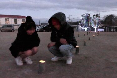 イルミネーションツリーと6年生が作った竹灯籠