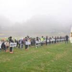 開会式で中尾会長のあいさつを聞く園児たち