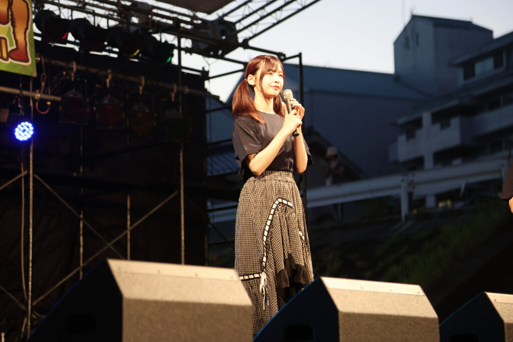 津山市出身で元メンバーの沖侑果さん